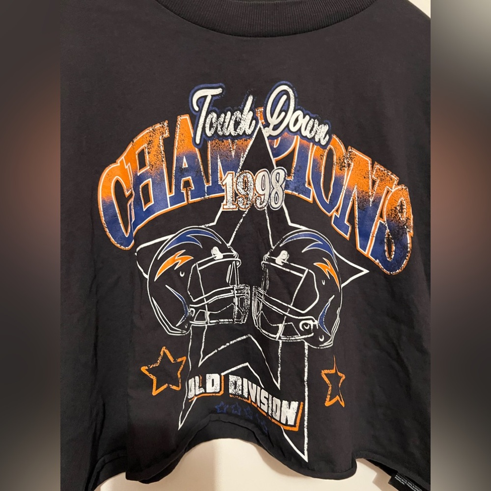 Women’s Divided Cropped T Shirt Top - Picture 3 of 4